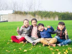 女孩学什么兴趣班比较好(建议挑这三种兴趣培养,孩子未来会很受益)